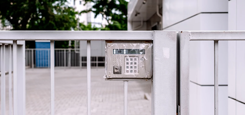 Gate Locks For Metal Gates in Orange Cove, California